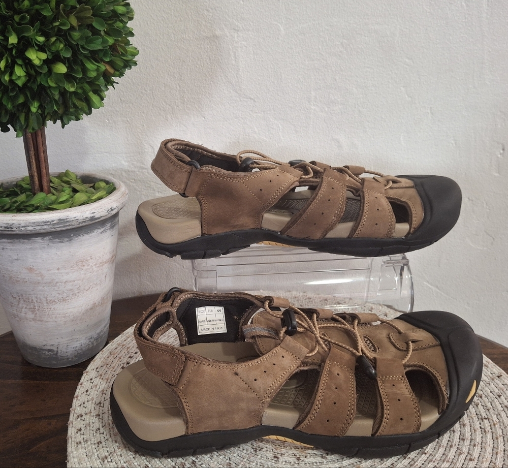 Koimed Men's Brown Sandals Size 44.